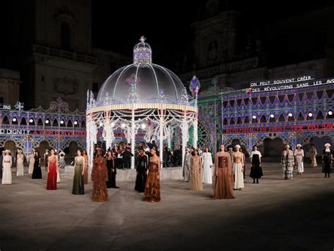 duomo di lecce dior|Dior Cruise 2021: tutti i look della sfilata a Lecce.